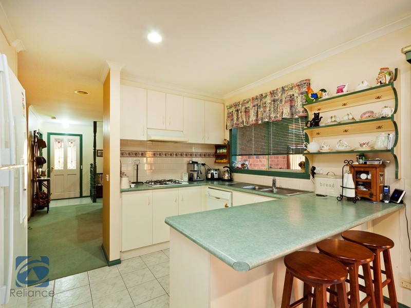 25 Langbourne Drive, Narre Warren South VIC 3805