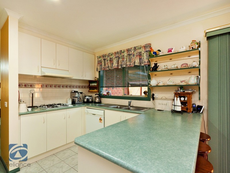 25 Langbourne Drive, Narre Warren South VIC 3805
