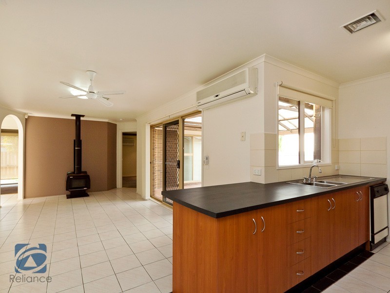 28 Verona Drive, Hampton Park VIC 3976