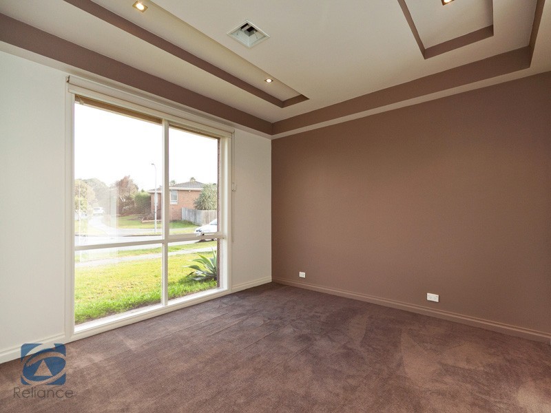 28 Verona Drive, Hampton Park VIC 3976