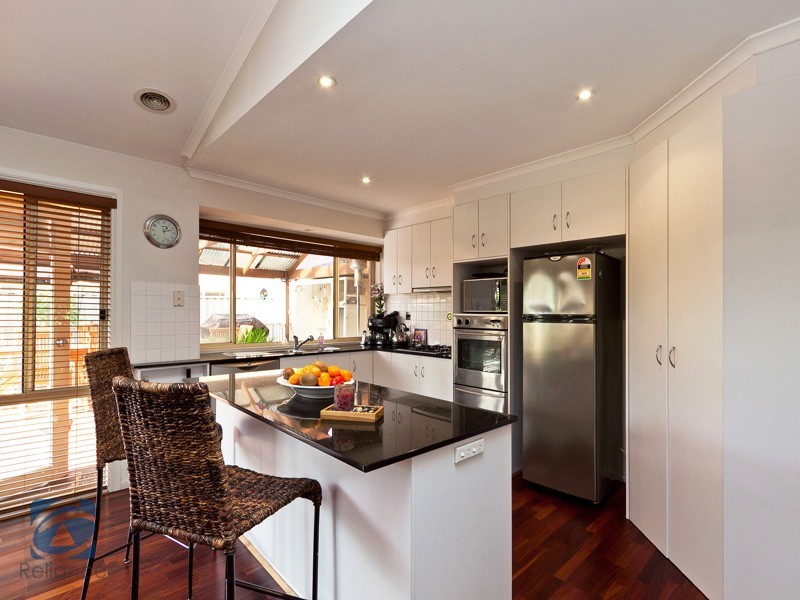10 Ronans Retreat, Lynbrook VIC 3975
