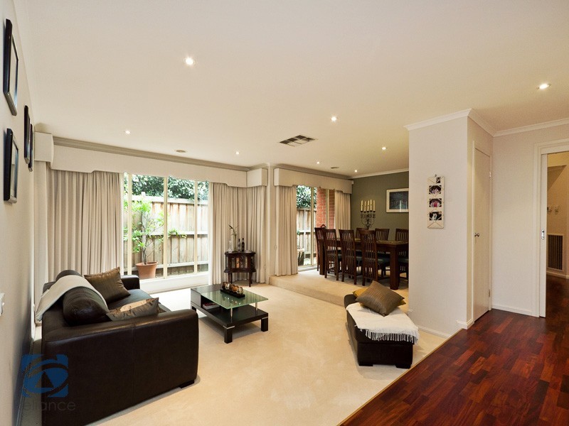 10 Ronans Retreat, Lynbrook VIC 3975