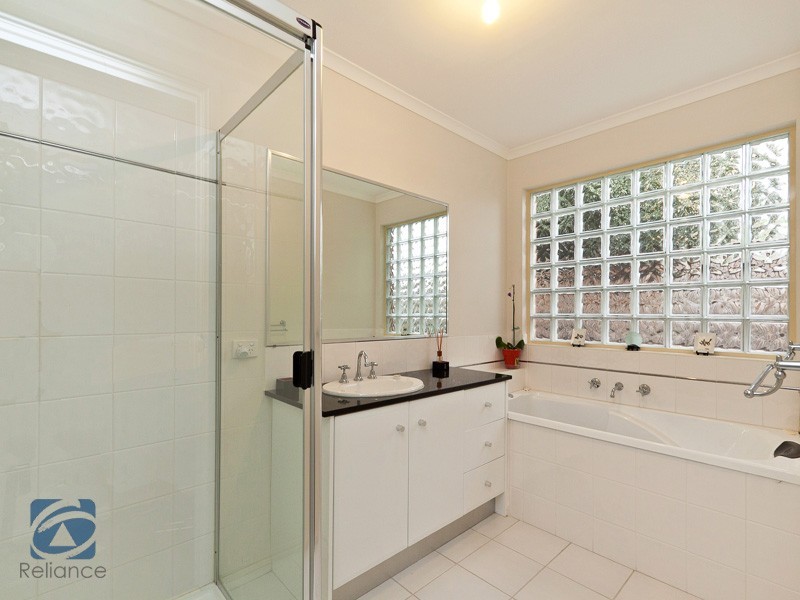 10 Ronans Retreat, Lynbrook VIC 3975
