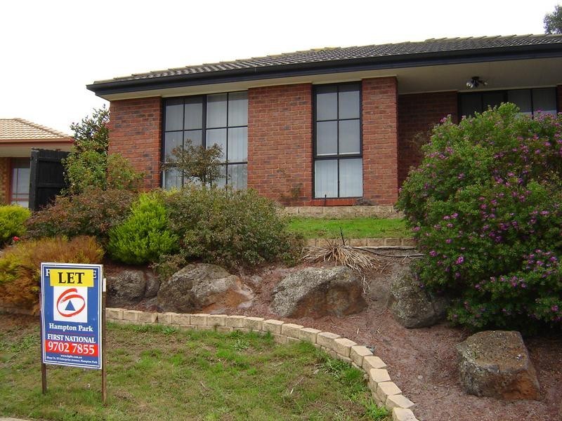 39 Amber Drive, Hampton Park VIC 3976