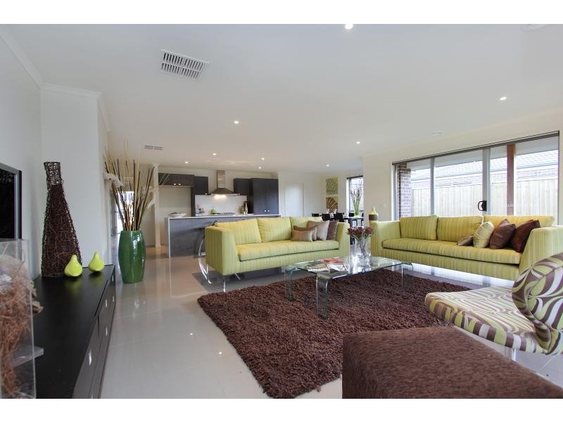 12 Locky Grove, Lyndhurst VIC 3975