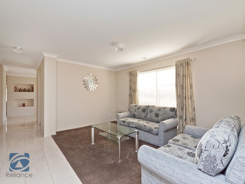 5 Benmar Place, Lyndhurst VIC 3975