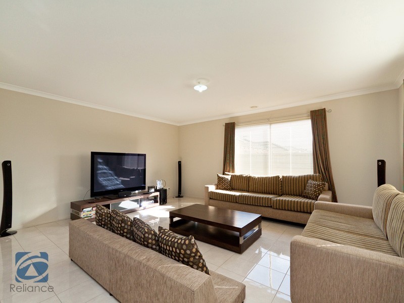 5 Benmar Place, Lyndhurst VIC 3975
