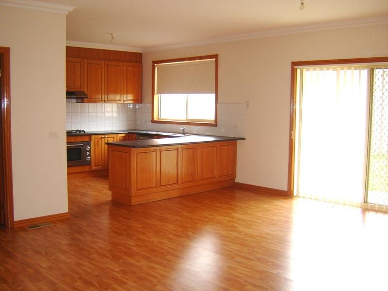 77 Aylmer Road, Lynbrook VIC 3975