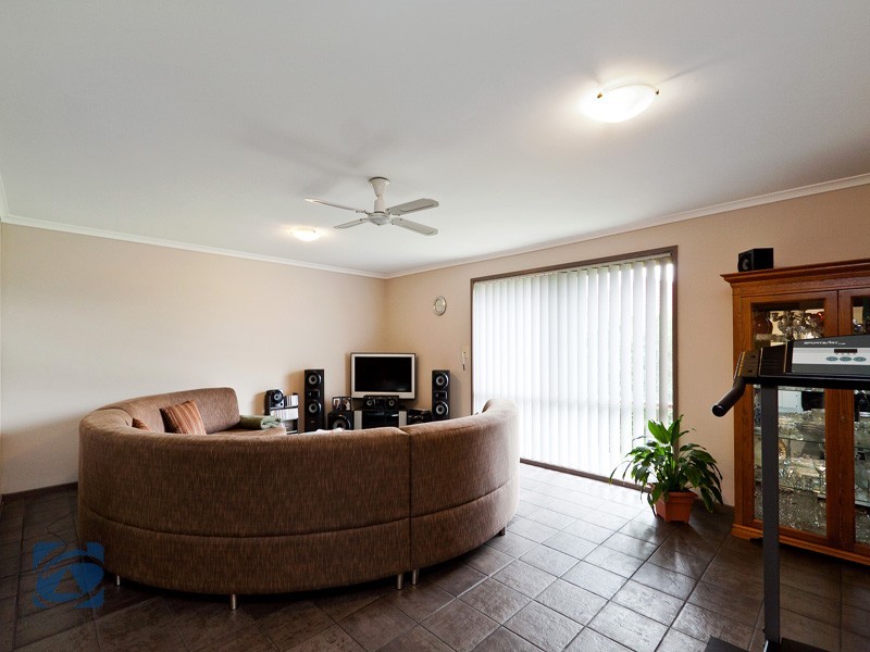 8 Bill Place, Hampton Park VIC 3976