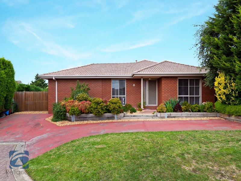 8 Bill Place, Hampton Park VIC 3976