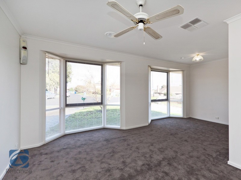 11 Cherryplum Court, Cranbourne North VIC 3977