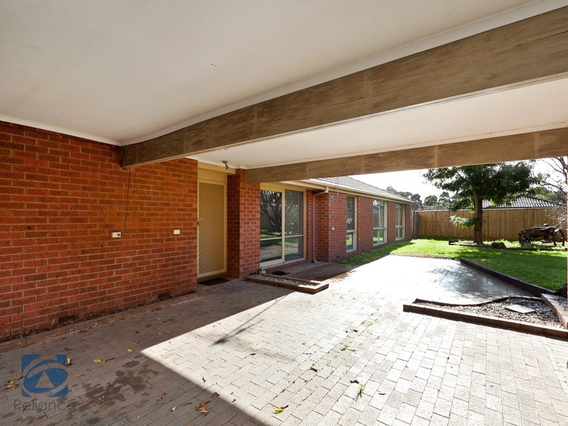 11 Cherryplum Court, Cranbourne North VIC 3977