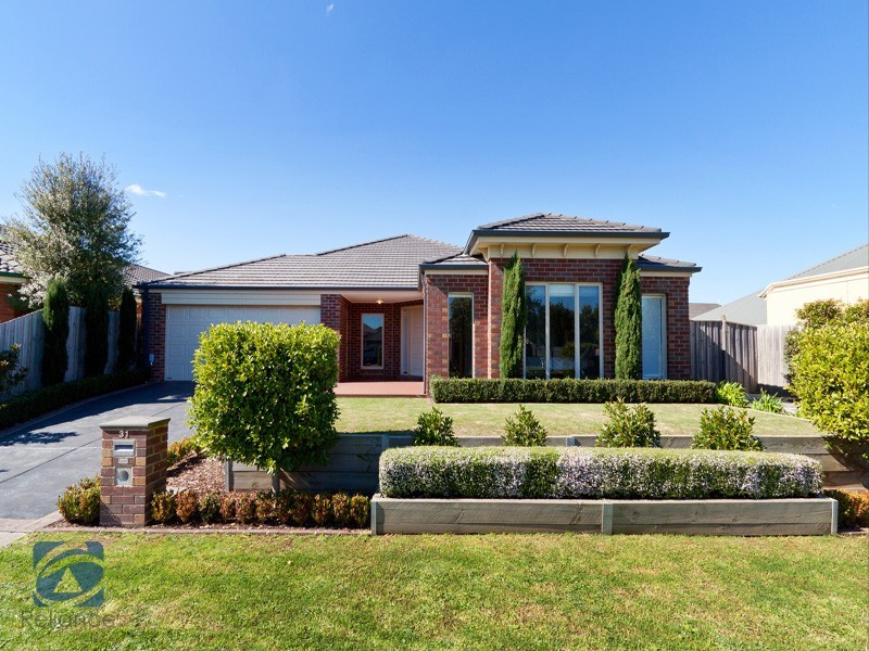 31 Eldershaw Drive, Lynbrook VIC 3975