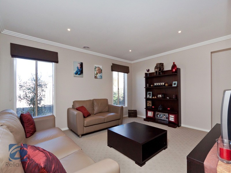 31 Eldershaw Drive, Lynbrook VIC 3975