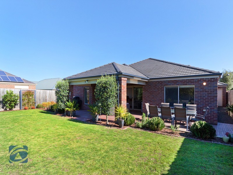 31 Eldershaw Drive, Lynbrook VIC 3975