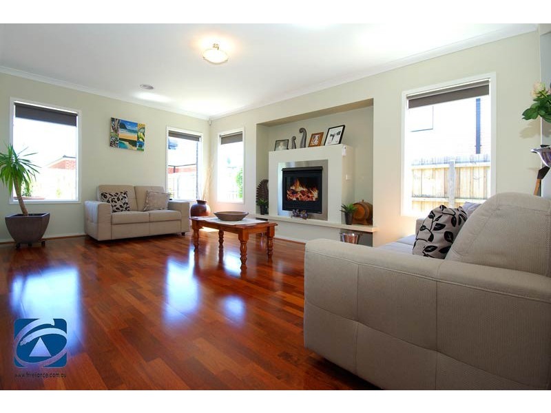 3 Boldrewood Place, Lynbrook VIC 3975