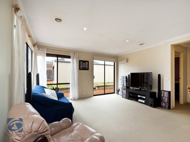 21 Silver Creek Drive, Lynbrook VIC 3975