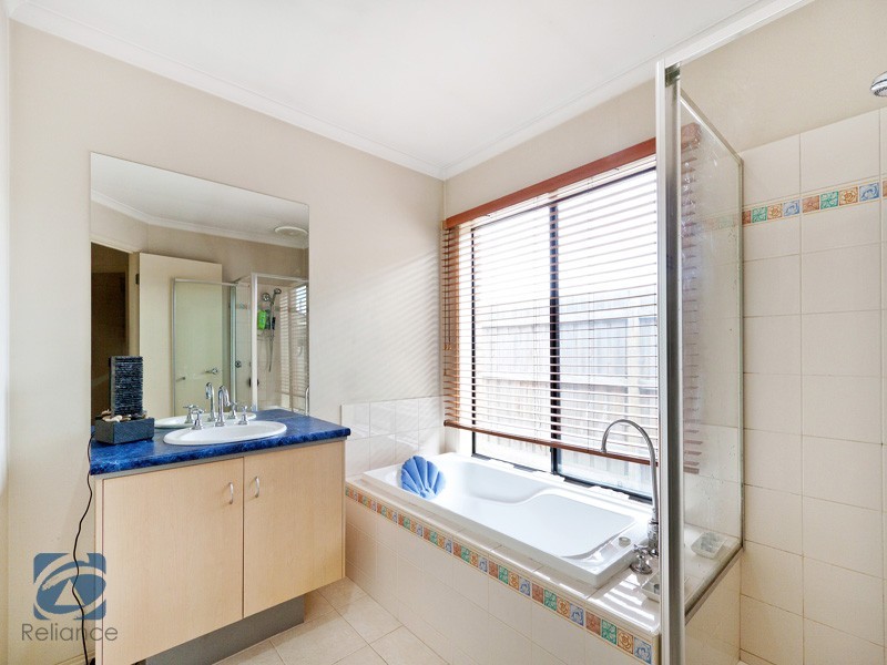 21 Silver Creek Drive, Lynbrook VIC 3975