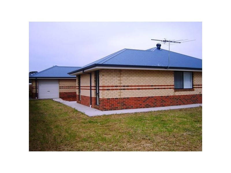 3 Bonwick Close, Lynbrook VIC 3975