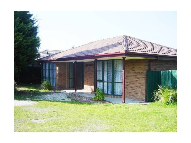 2 Dewpoint Crescent, Hampton Park VIC 3976