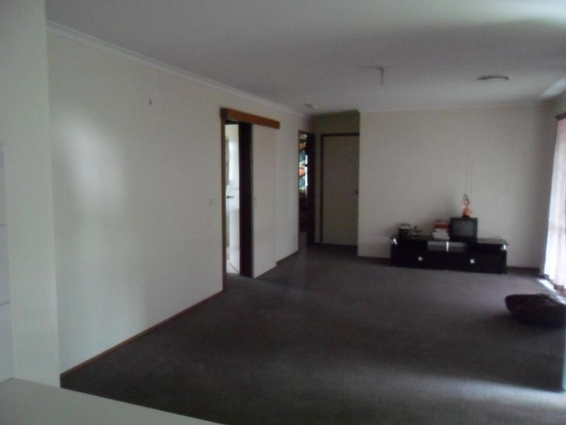 2 Dewpoint Crescent, Hampton Park VIC 3976