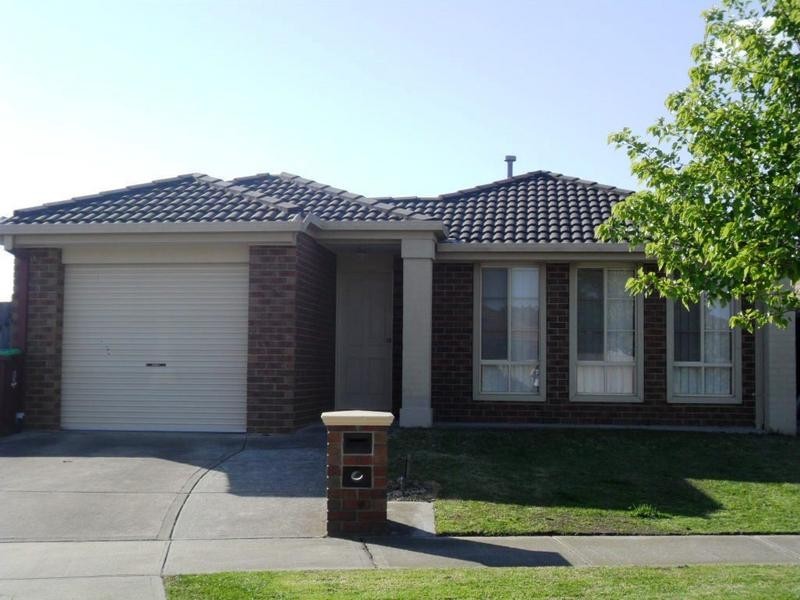 8 The Glade, Hampton Park VIC 3976