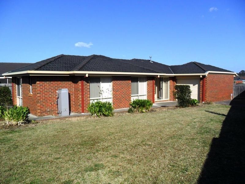 8 The Glade, Hampton Park VIC 3976