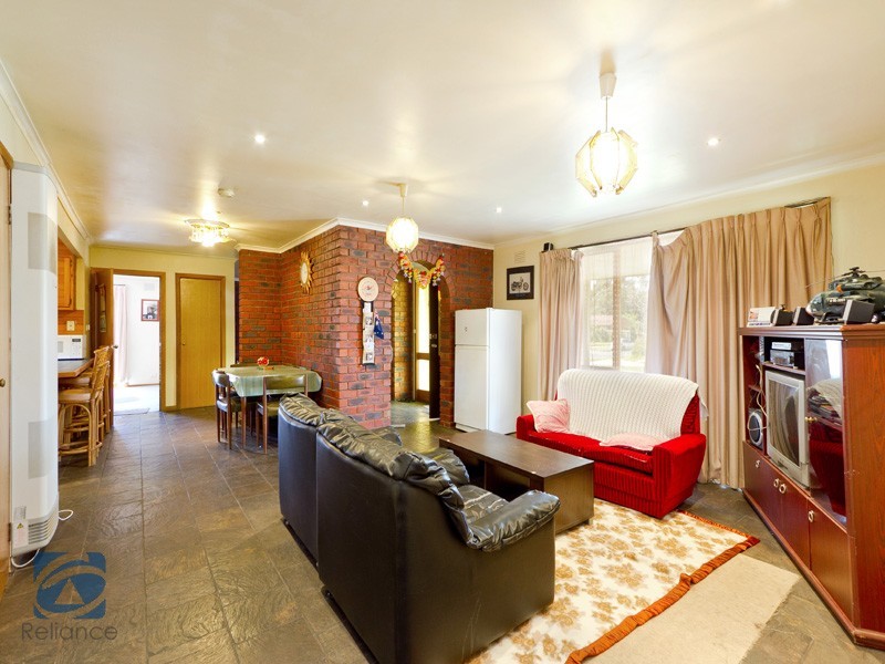 33 Green Valley Crescent, Hampton Park VIC 3976