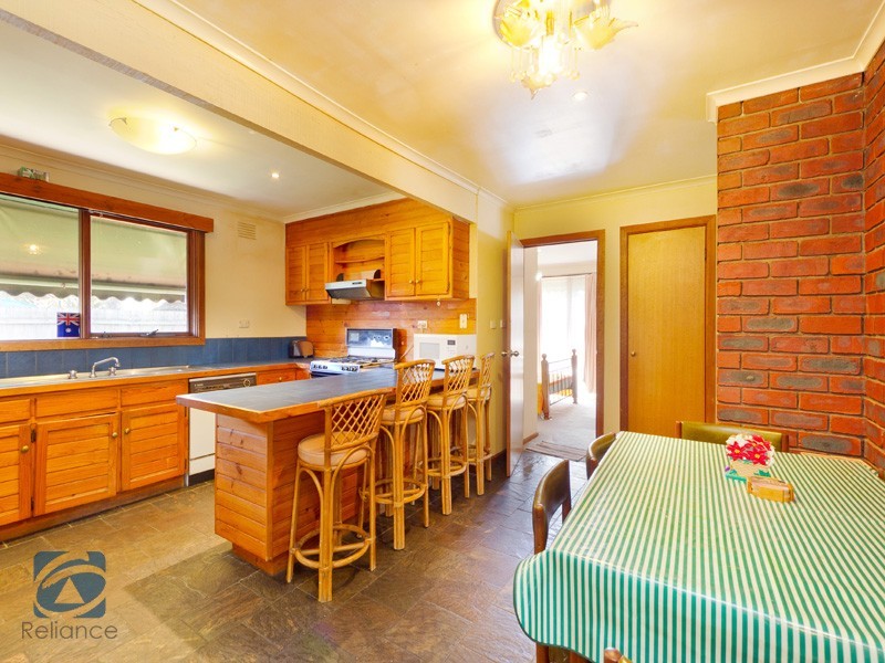 33 Green Valley Crescent, Hampton Park VIC 3976
