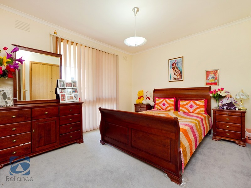 33 Green Valley Crescent, Hampton Park VIC 3976