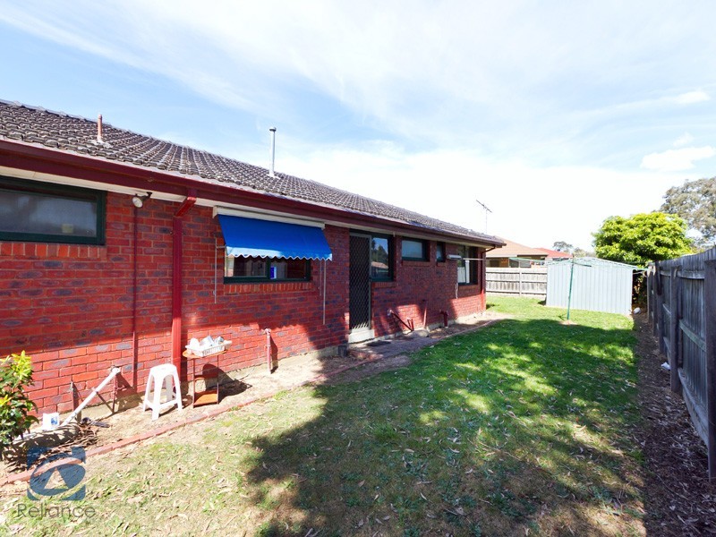 33 Green Valley Crescent, Hampton Park VIC 3976
