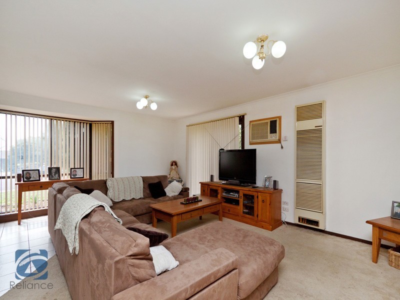 14 Wynette Close, Hampton Park VIC 3976