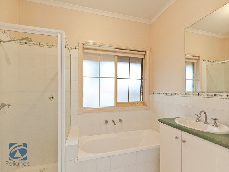 32 Cato Parkway, Lynbrook VIC 3975