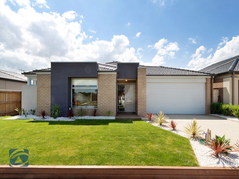 10 Honeybark Crescent, Lyndhurst VIC 3975