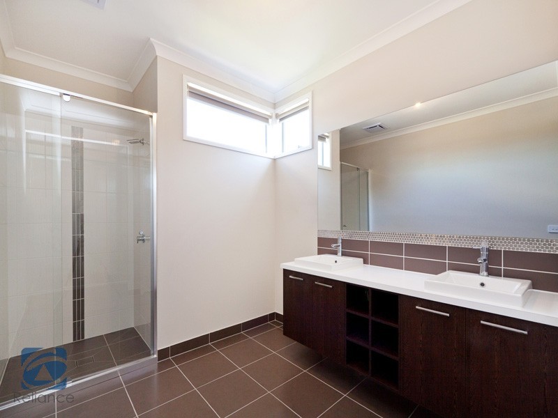 10 Honeybark Crescent, Lyndhurst VIC 3975