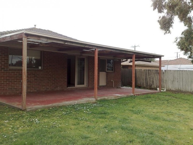 128 Warana Drive, Hampton Park VIC 3976