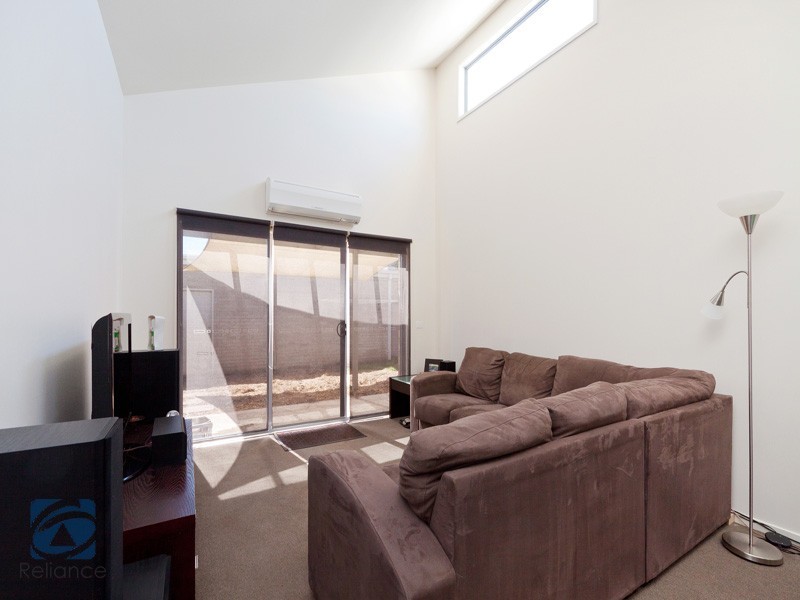 188 Paterson Drive, Lynbrook VIC 3975