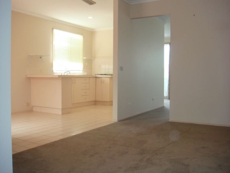 11 Valley View Rise, Hampton Park VIC 3976