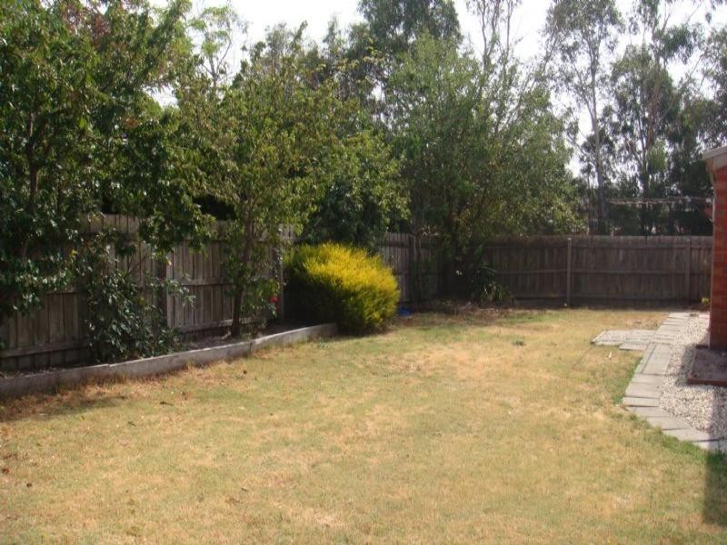 11 Valley View Rise, Hampton Park VIC 3976