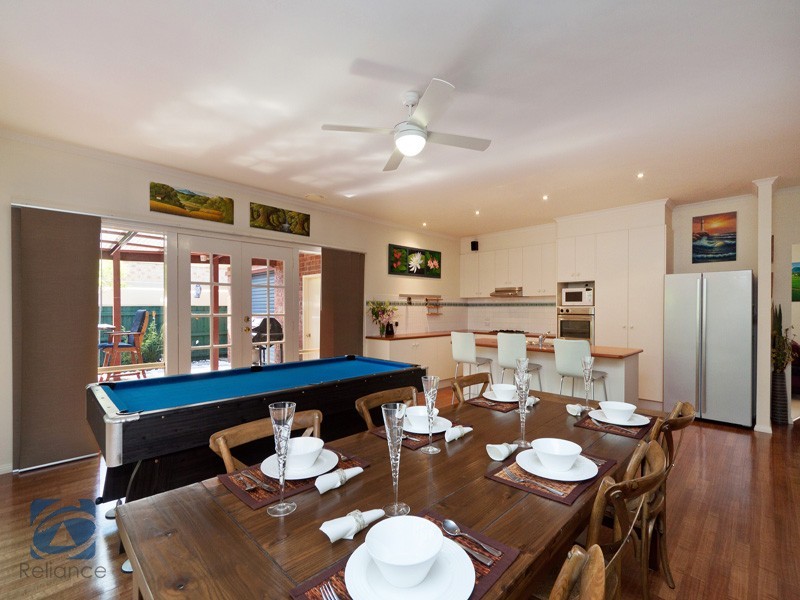 42 Henry Lawson Drive, Lynbrook VIC 3975