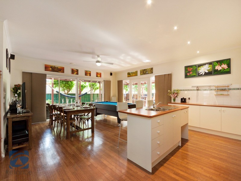 42 Henry Lawson Drive, Lynbrook VIC 3975