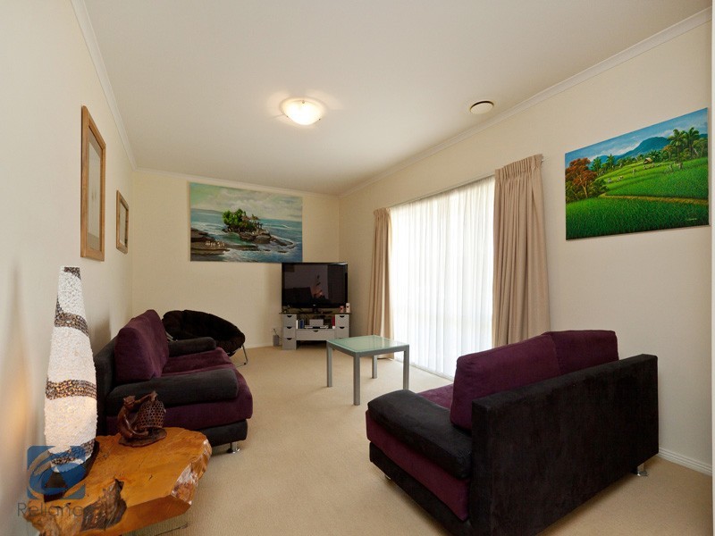 42 Henry Lawson Drive, Lynbrook VIC 3975