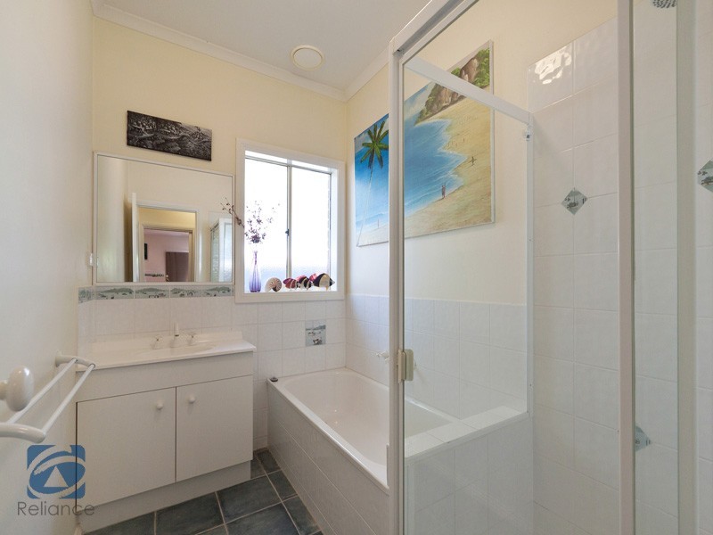 42 Henry Lawson Drive, Lynbrook VIC 3975