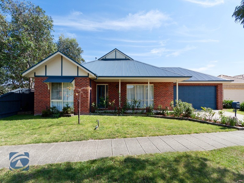 42 Henry Lawson Drive, Lynbrook VIC 3975
