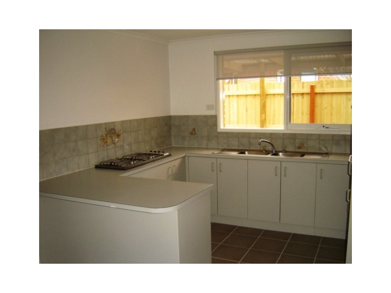 8 Carmen Court, Hampton Park VIC 3976