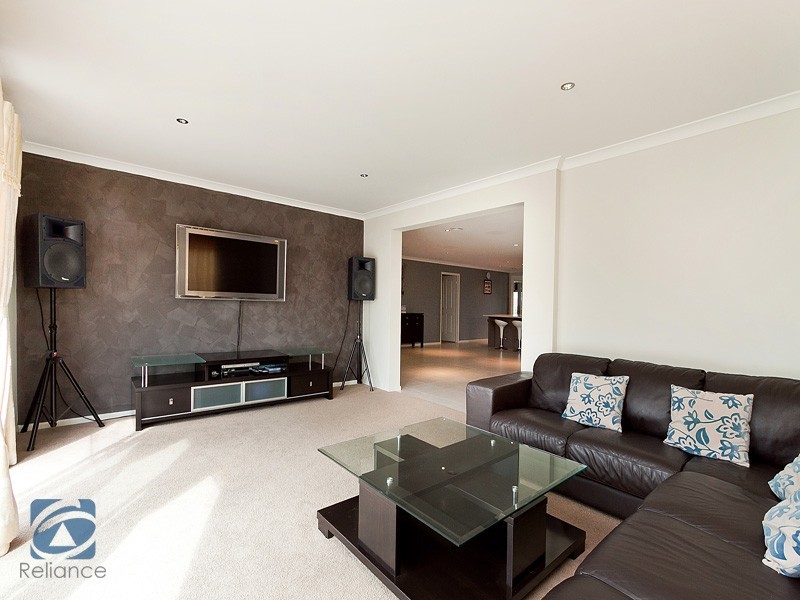12 Alpine Heath Way, Lyndhurst VIC 3975