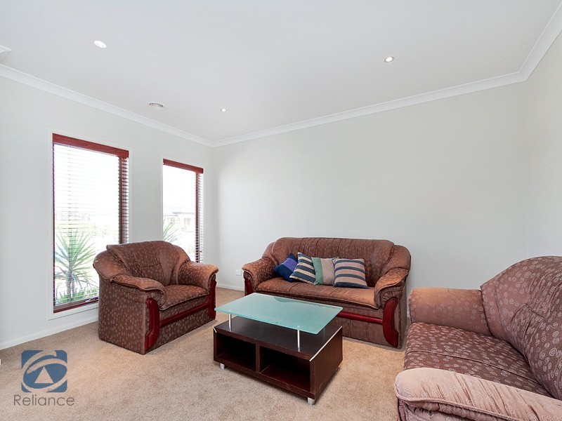 12 Alpine Heath Way, Lyndhurst VIC 3975