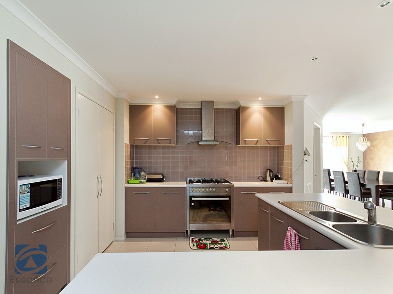 12 Alpine Heath Way, Lyndhurst VIC 3975