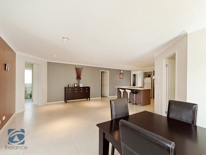12 Alpine Heath Way, Lyndhurst VIC 3975