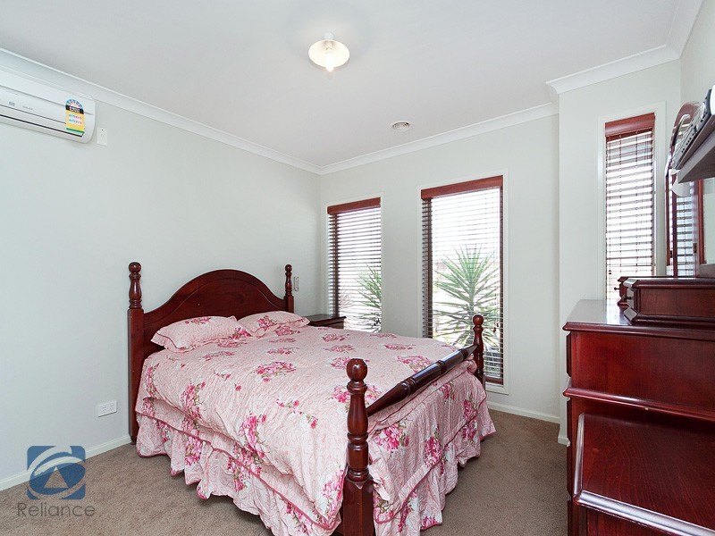 12 Alpine Heath Way, Lyndhurst VIC 3975